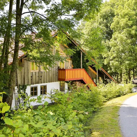 Traditional In Altreichenau With Garden